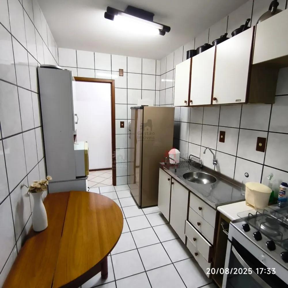 Apartamento 2 quartos para Locação Anual no bairro Centro em Balneário Camboriú