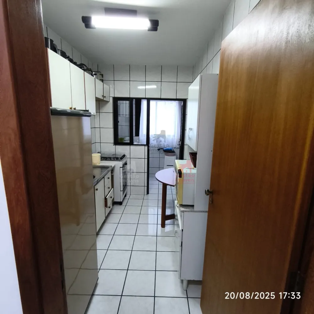 Apartamento 2 quartos para Locação Anual no bairro Centro em Balneário Camboriú