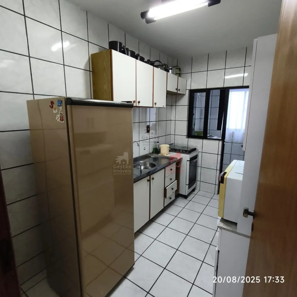 Apartamento 2 quartos para Locação Anual no bairro Centro em Balneário Camboriú
