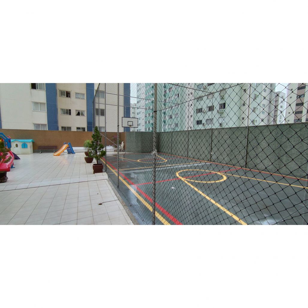 Apto com 5 quartos na quadra do mar, 2 vagas no centro-norte de BC