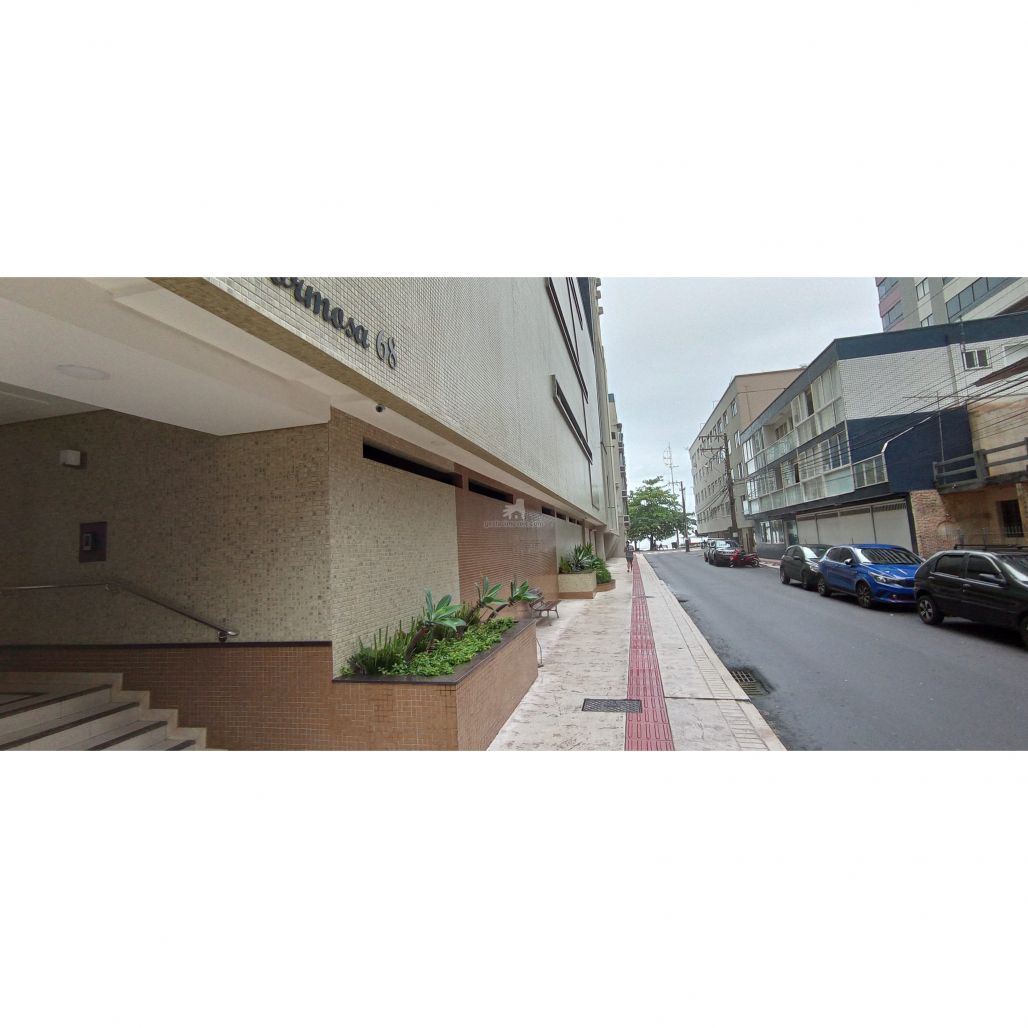 Apto com 5 quartos na quadra do mar, 2 vagas no centro-norte de BC