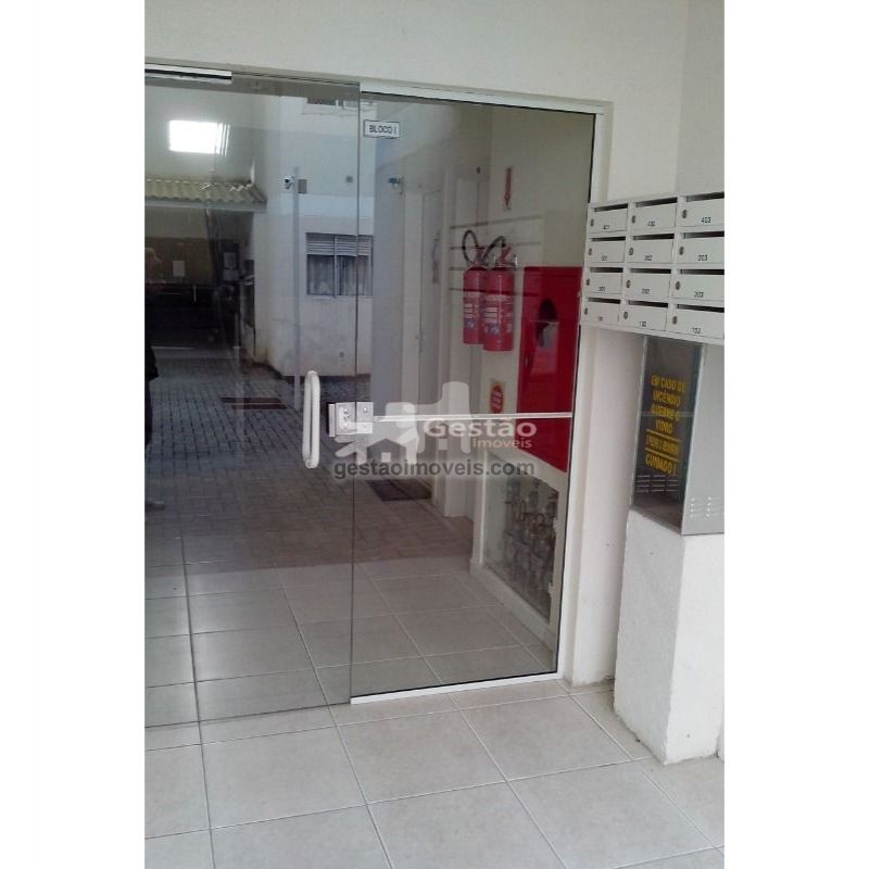 Apto Excelente, reformado, de 2 dorm, 1 vaga grande - Cedro em Camboriú 