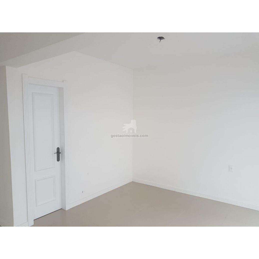 SALA COMERCIAL NO CENTRO DE BALNEARIO CAMBORIU 