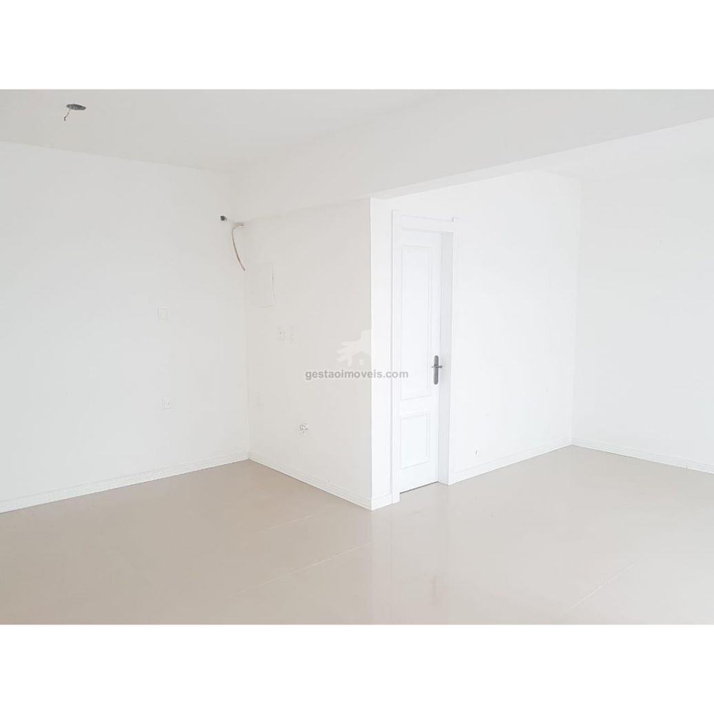 SALA COMERCIAL NO CENTRO DE BALNEARIO CAMBORIU 