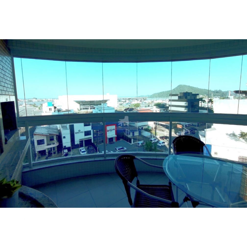 Porto Atlântico apartamento mobiliado 4 suítes em Itajaí frente centro eventos