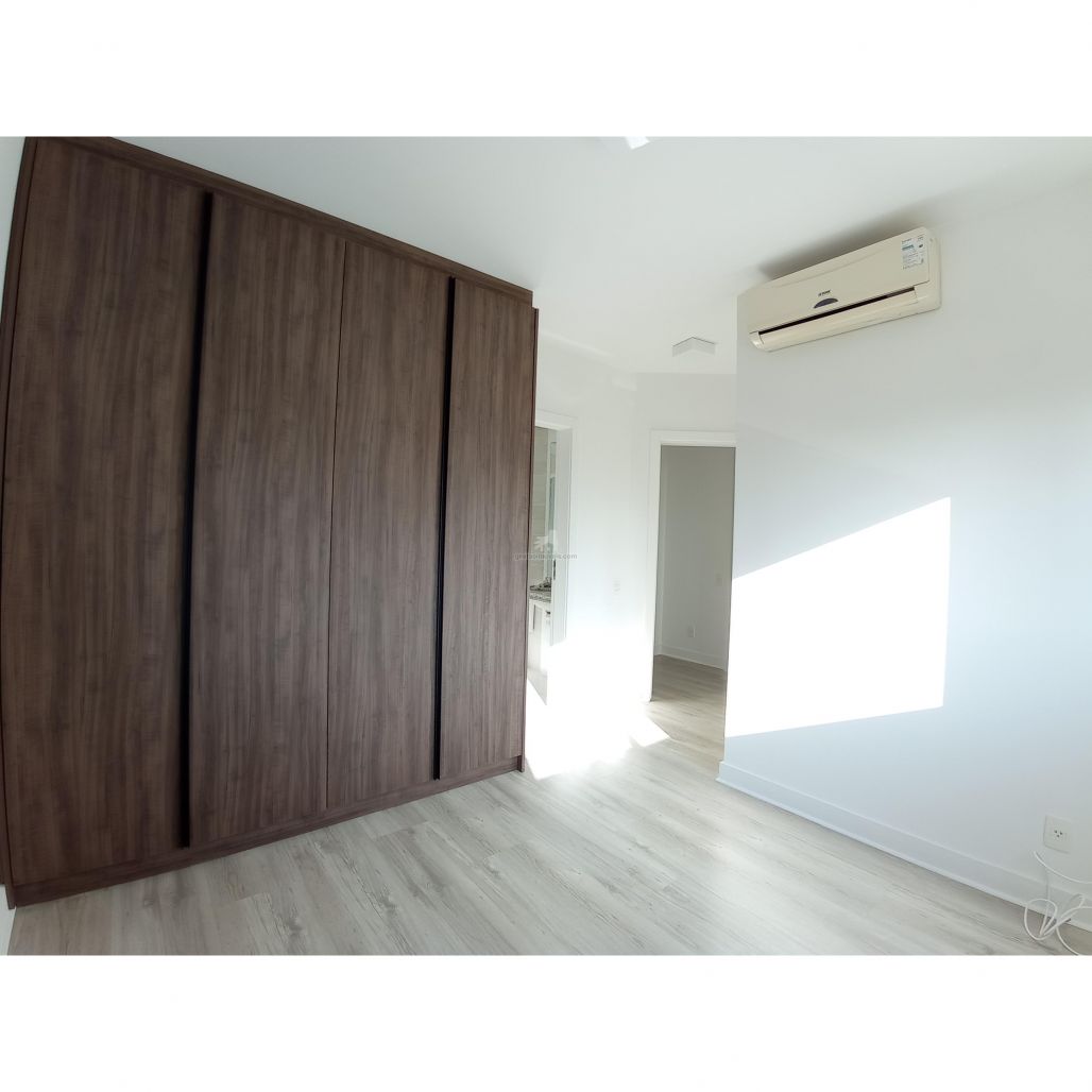Porto Atlântico apartamento mobiliado 4 suítes em Itajaí frente centro eventos