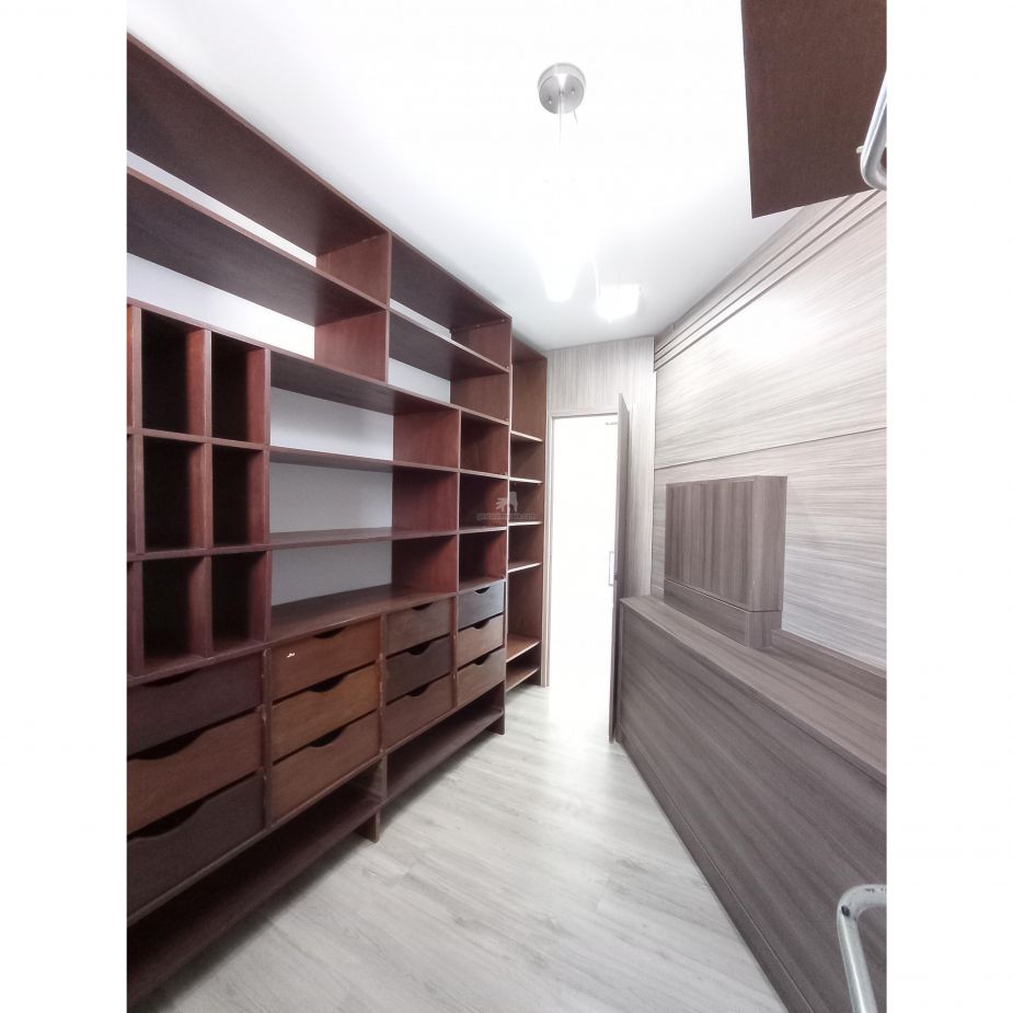 Porto Atlântico apartamento mobiliado 4 suítes em Itajaí frente centro eventos