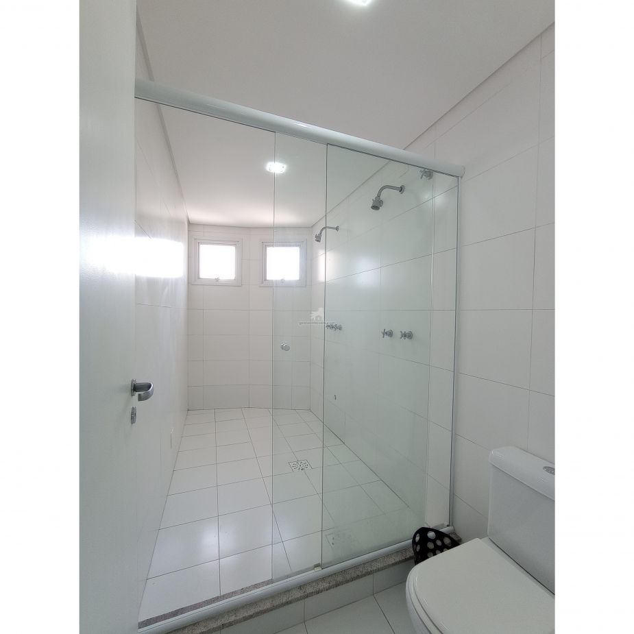 Porto Atlântico apartamento mobiliado 4 suítes em Itajaí frente centro eventos