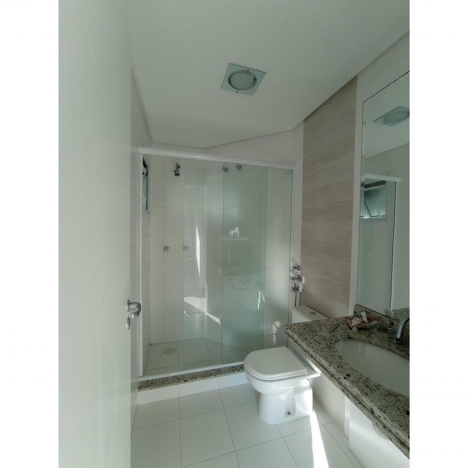 Porto Atlântico apartamento mobiliado 4 suítes em Itajaí frente centro eventos
