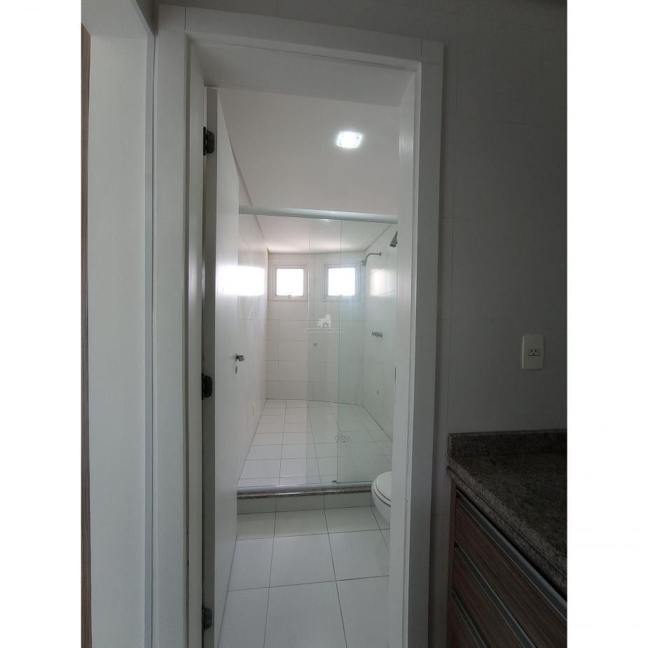 Porto Atlântico apartamento mobiliado 4 suítes em Itajaí frente centro eventos