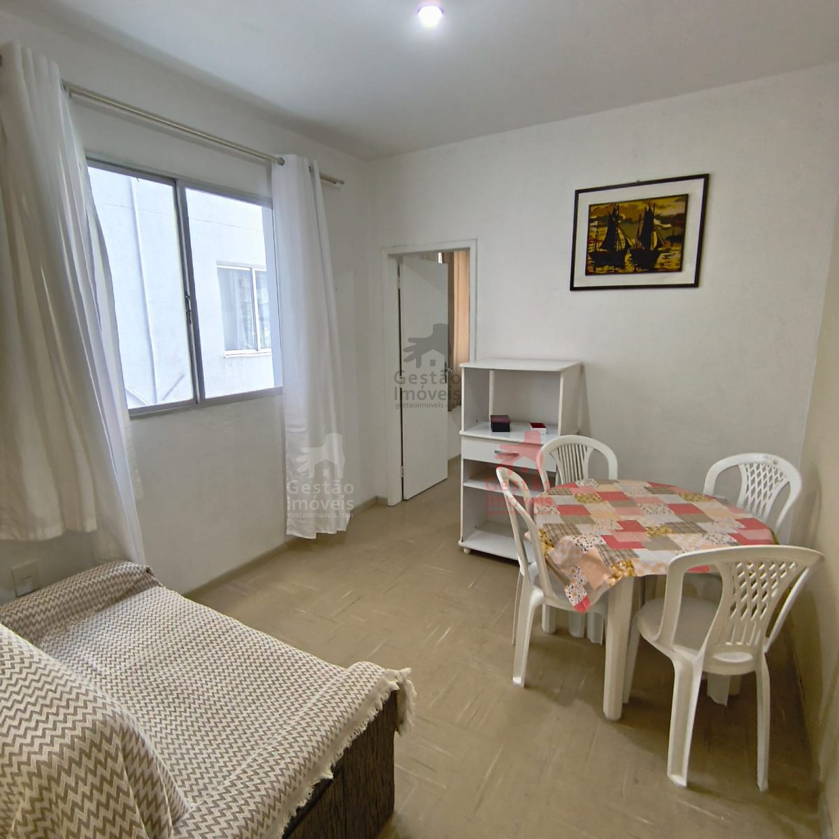 Apto 1 dormitório mobiliado com elevador Balneário Camboriú