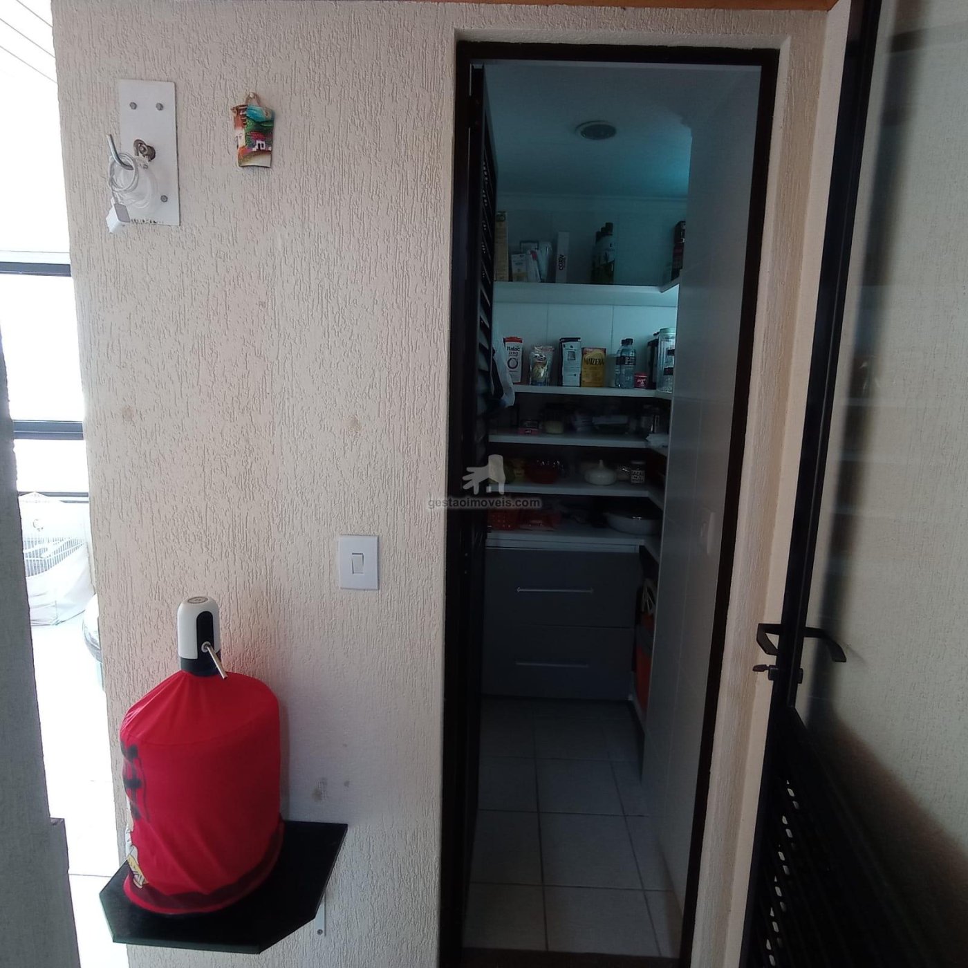 Excelente Apto de 1 suíte + 2 demi suítes, com duas vagas priv. no centro de BC.