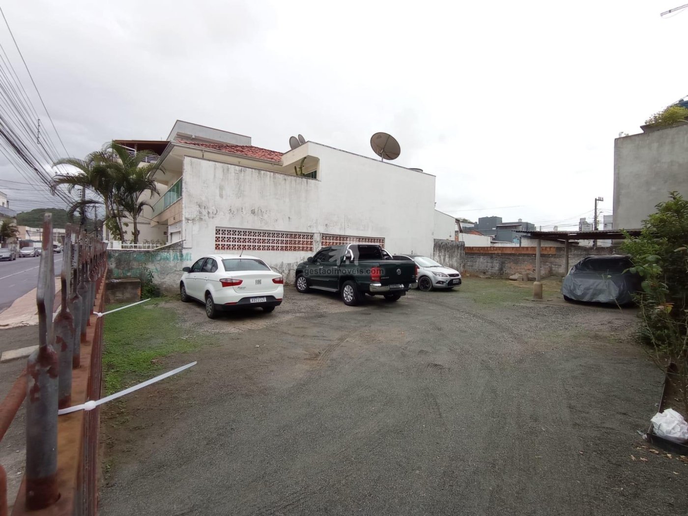 Otimo lote de frente para Rua Biguaçu, prontinho para construir !