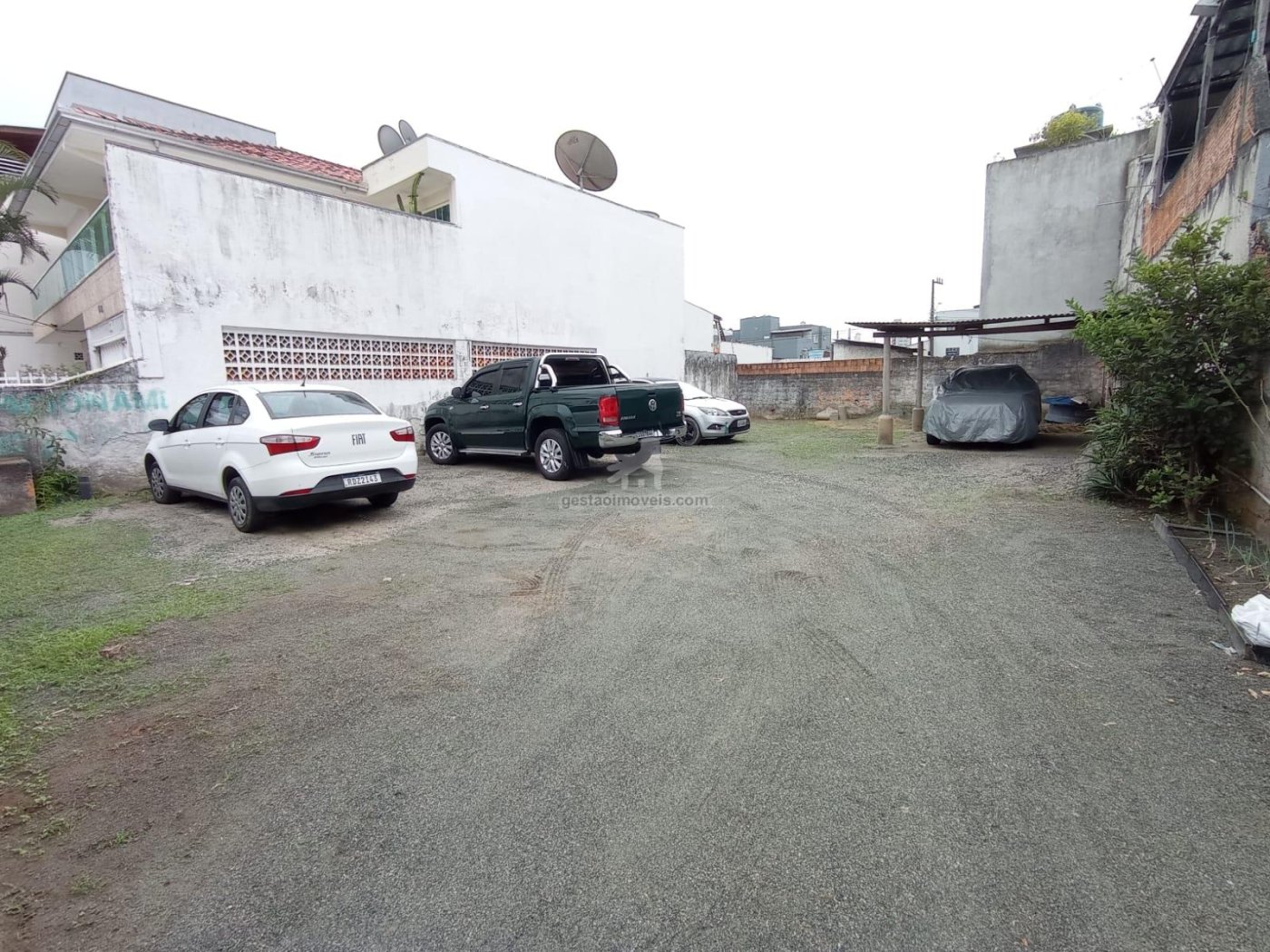 Otimo lote de frente para Rua Biguaçu, prontinho para construir !