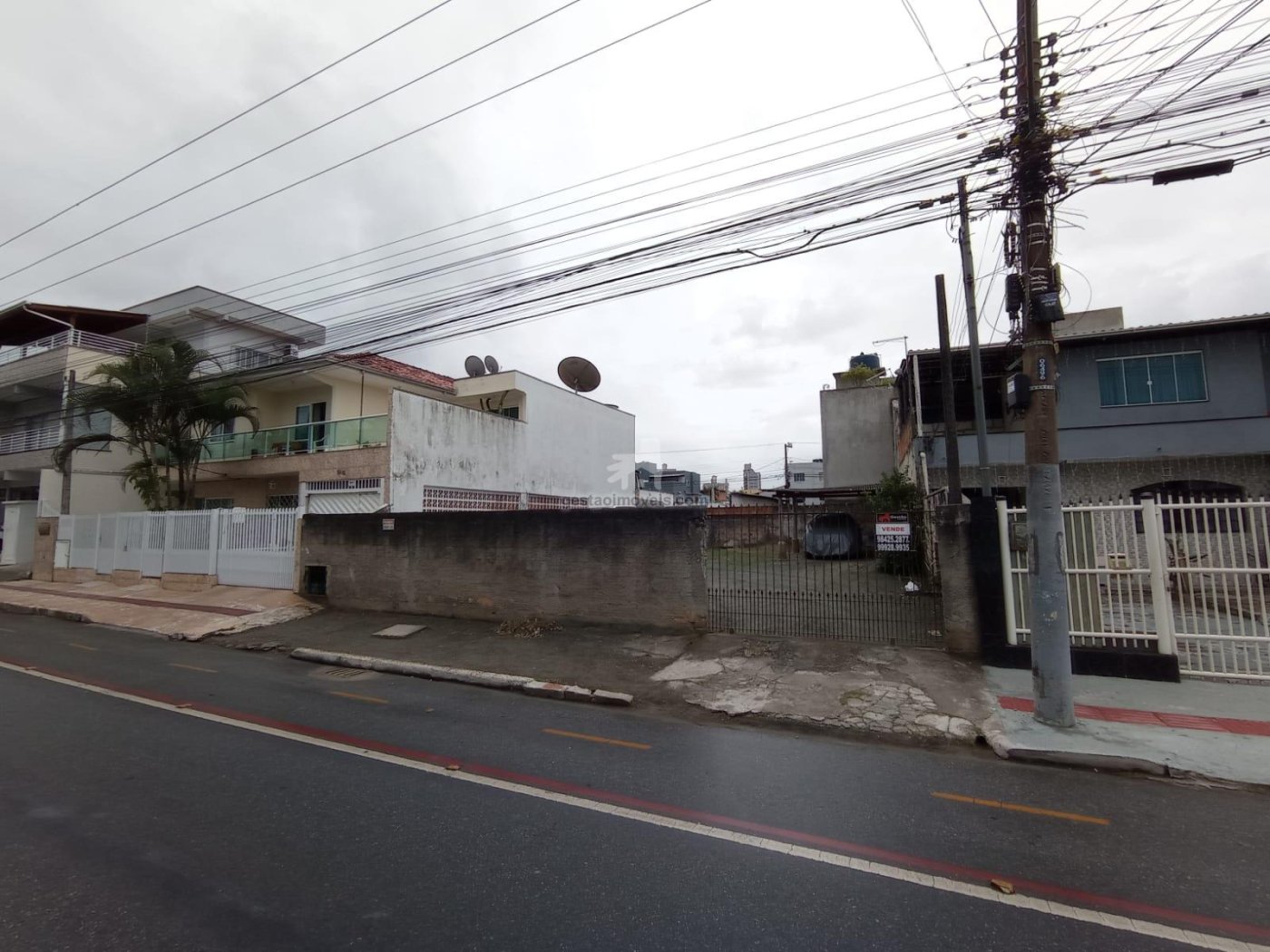 Otimo lote de frente para Rua Biguaçu, prontinho para construir !
