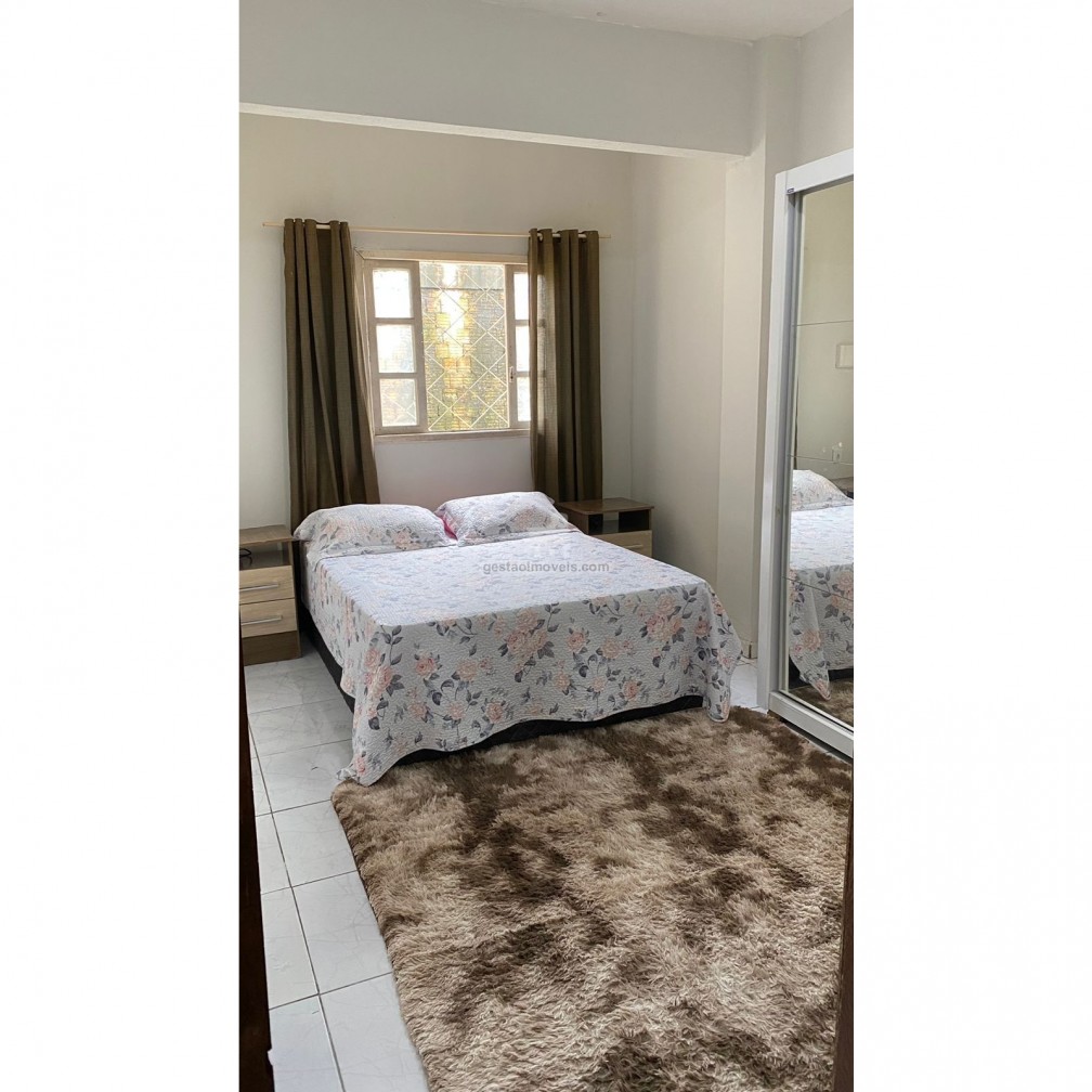 Casa com 2 andares à venda no Monte Alegre em Camboriú