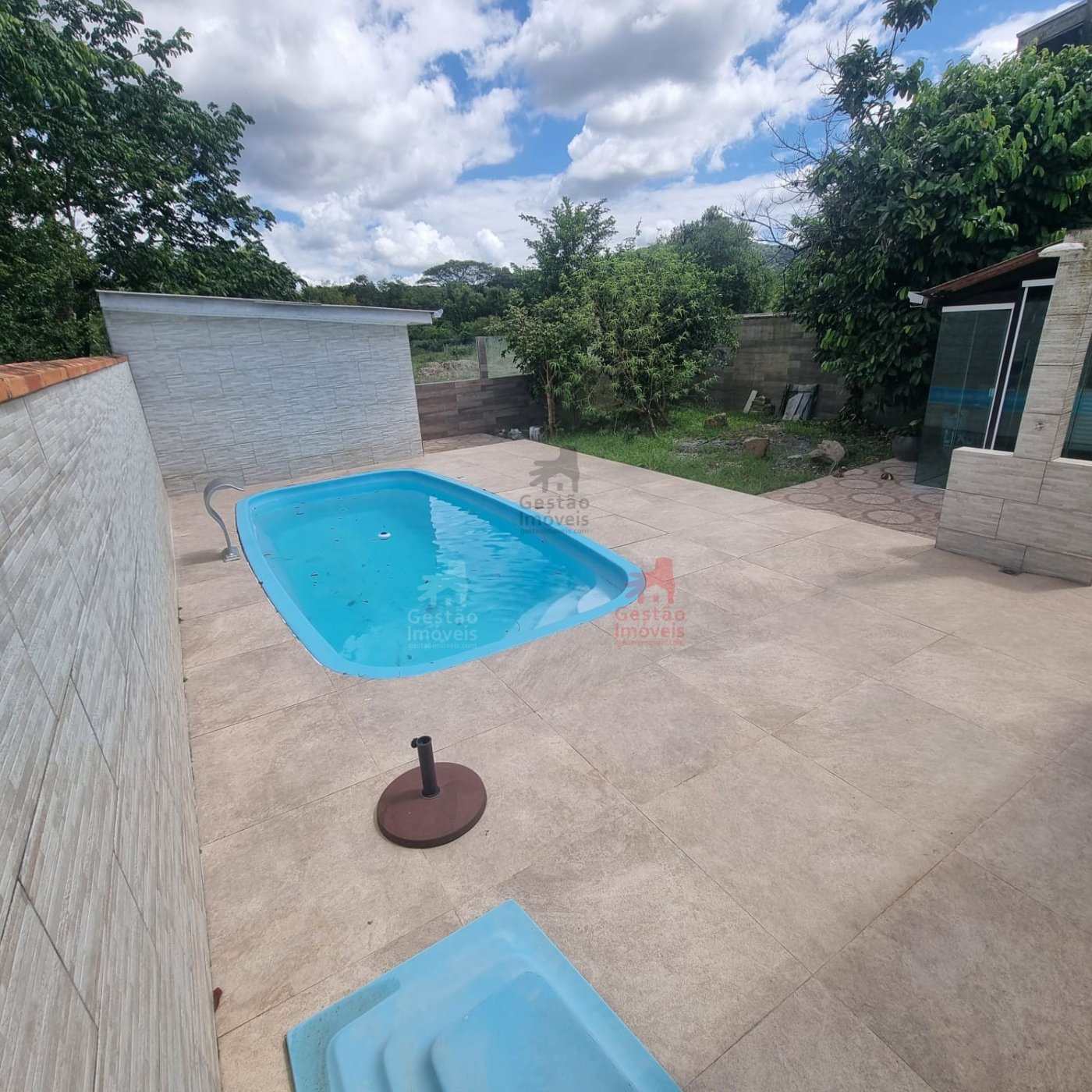 Casa 2 quartos com Piscina no Bairro Sta Regina em  Camboriú