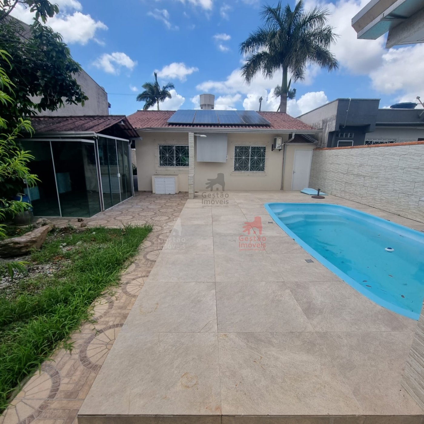 Casa 2 quartos com Piscina no Bairro Sta Regina em  Camboriú