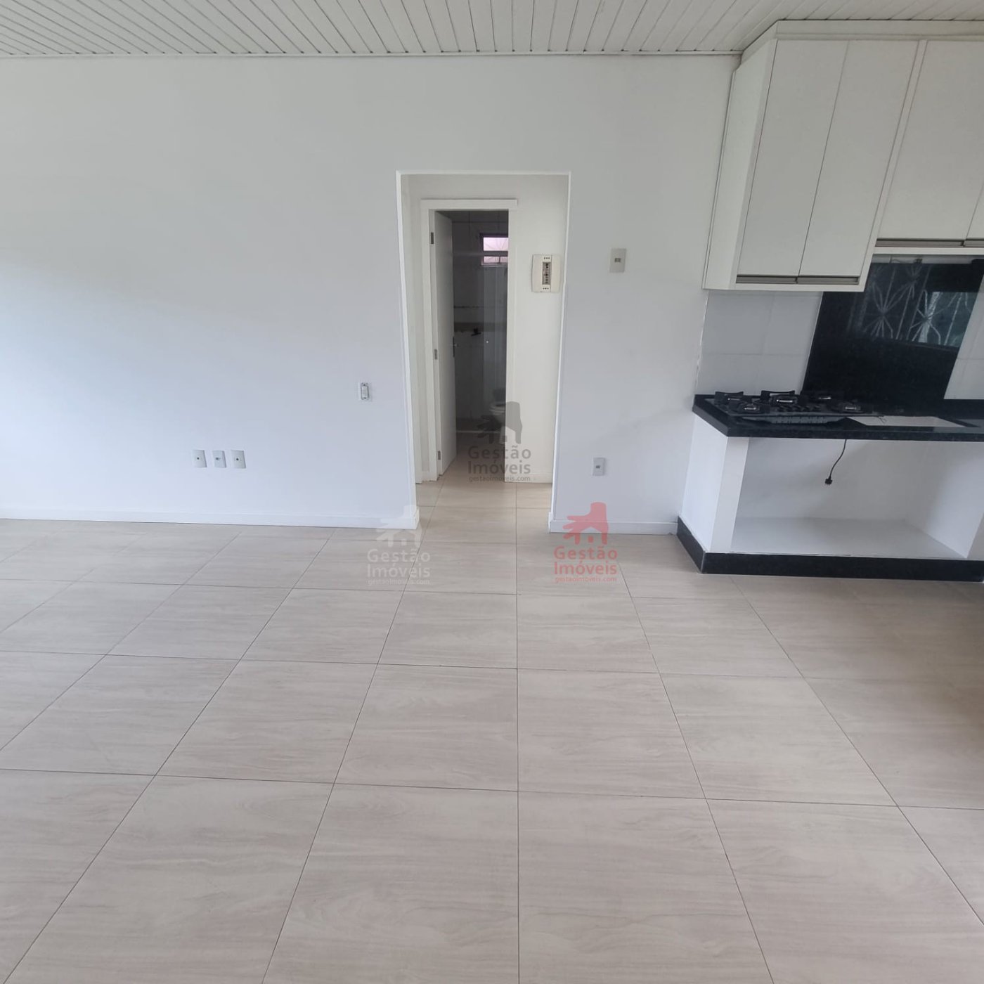 Casa 2 quartos com Piscina no Bairro Sta Regina em  Camboriú