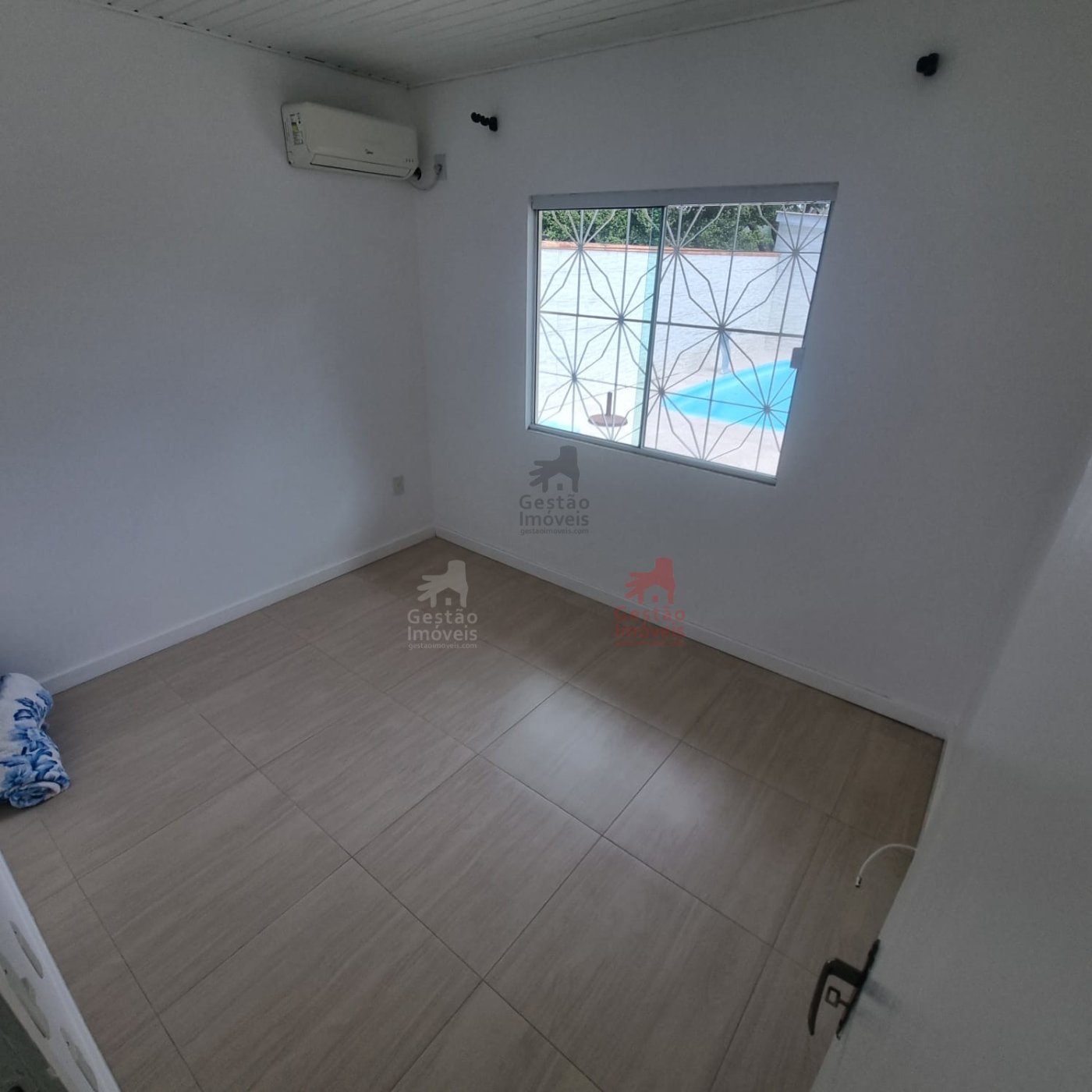 Casa 2 quartos com Piscina no Bairro Sta Regina em  Camboriú