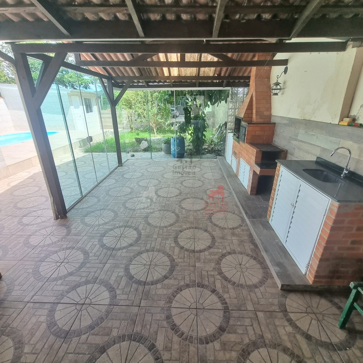 Casa 2 quartos com Piscina no Bairro Sta Regina em  Camboriú