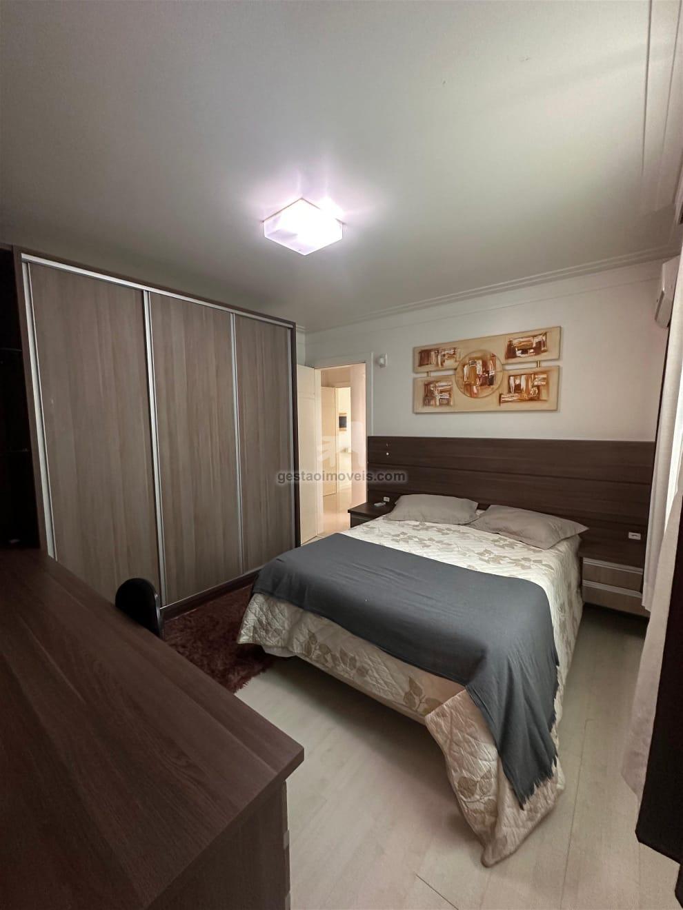 Triplex mobiliado à venda em Balneário Camboriú