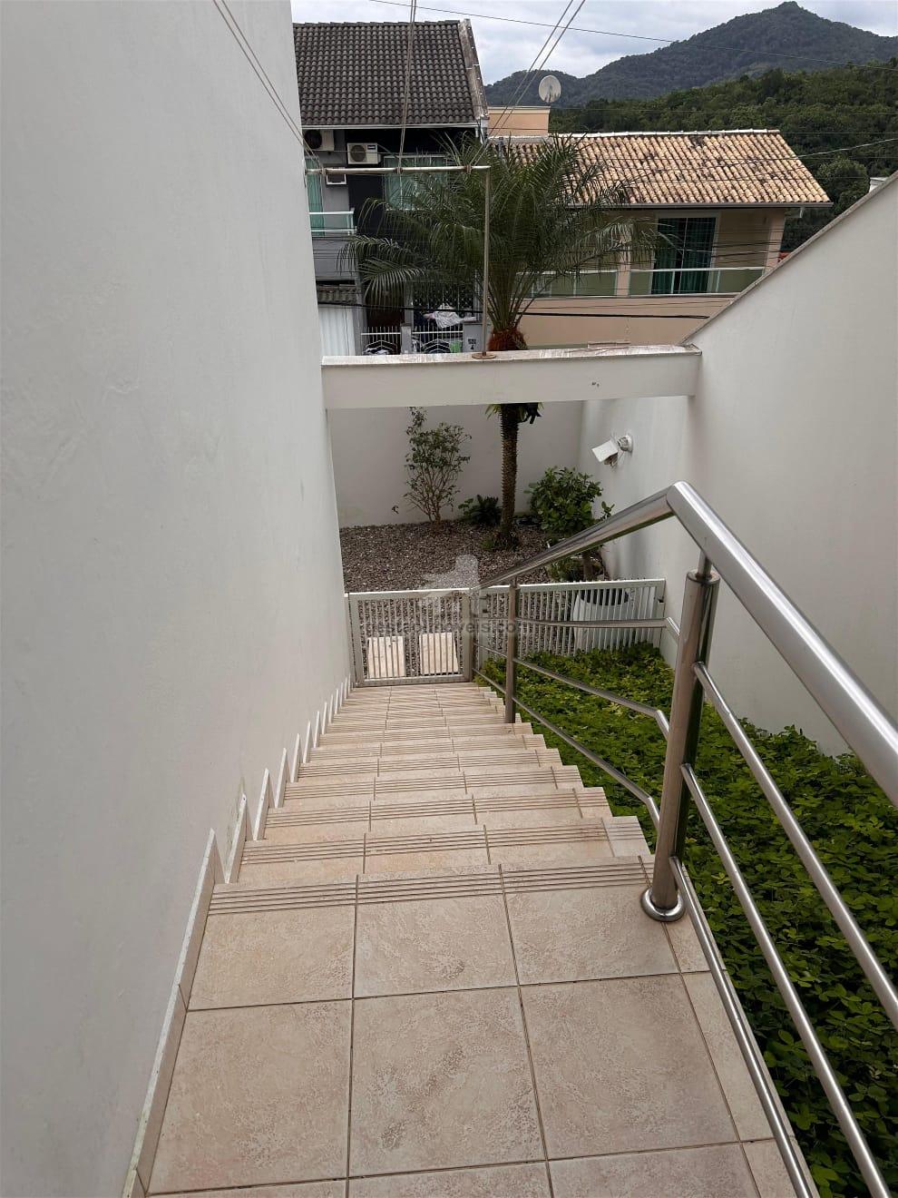 Triplex mobiliado à venda em Balneário Camboriú