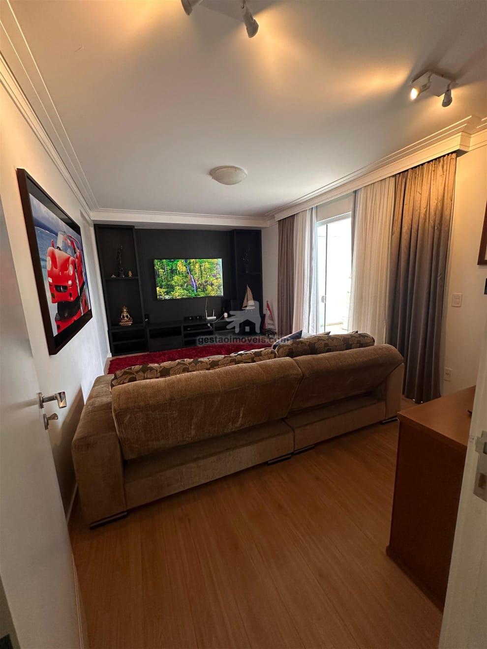 Triplex mobiliado à venda em Balneário Camboriú