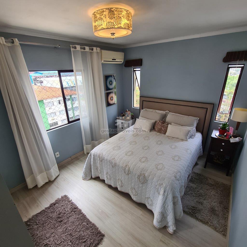 Apartamento 2 quartos a 95 metros da praia Central em Balneário Camboriú