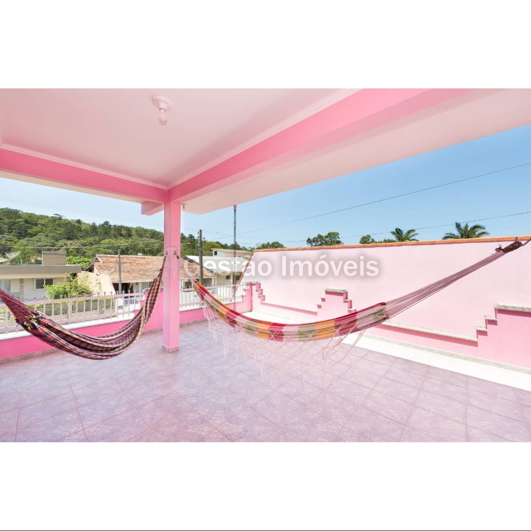 Casa 4 quartos para Venda em Bombinhas a 300m da Praia de Morrinhos