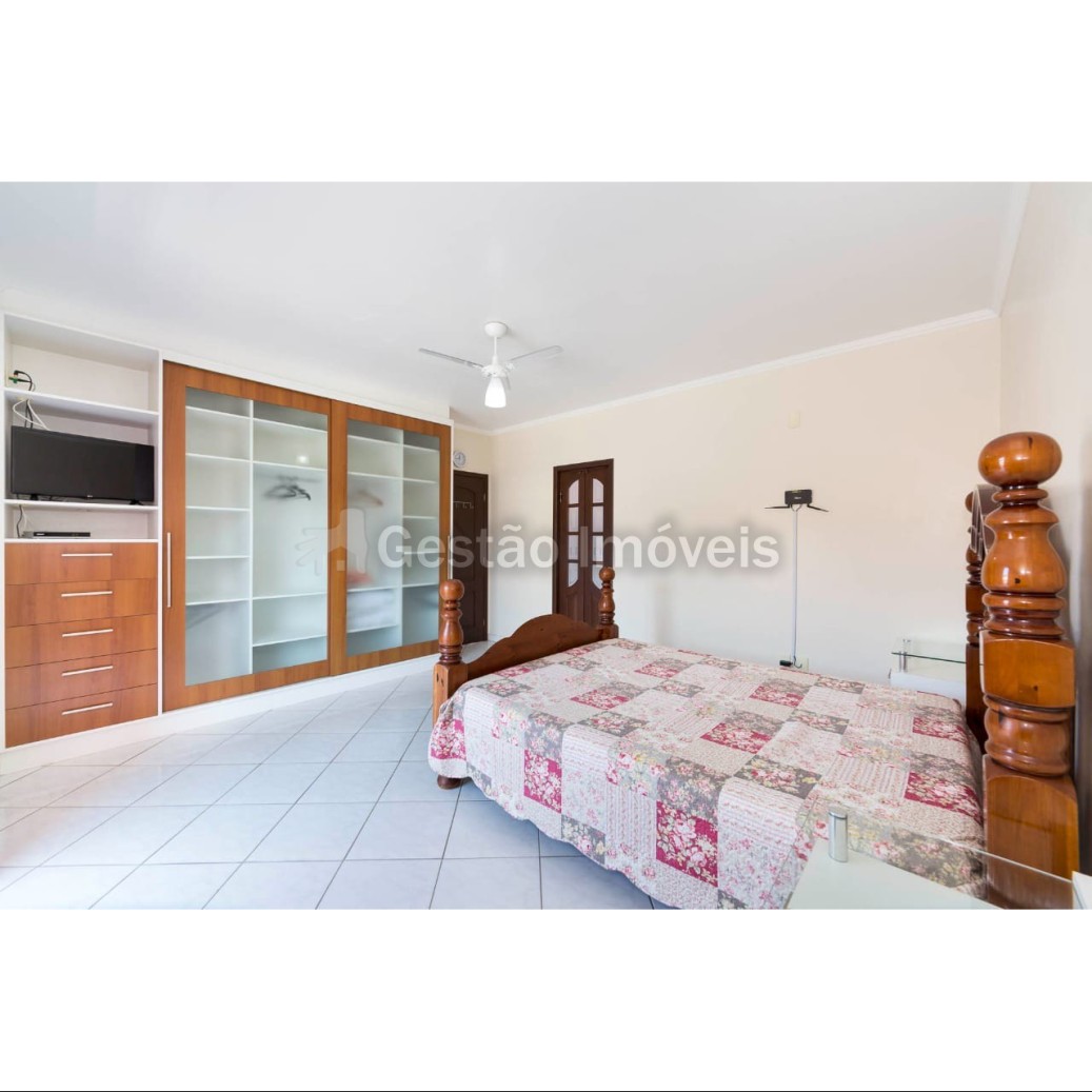 Casa 4 quartos para Venda em Bombinhas a 300m da Praia de Morrinhos