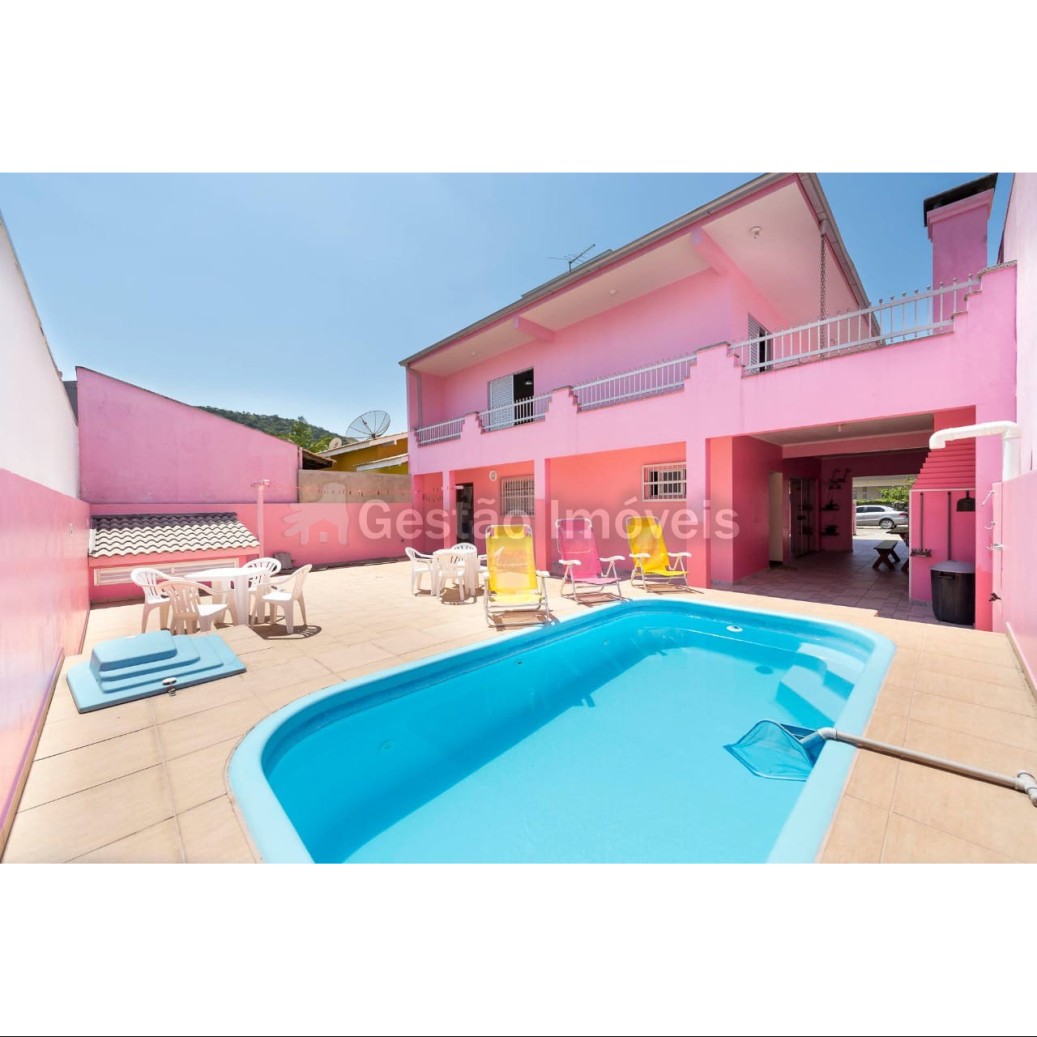 Casa 4 quartos para Venda em Bombinhas a 300m da Praia de Morrinhos