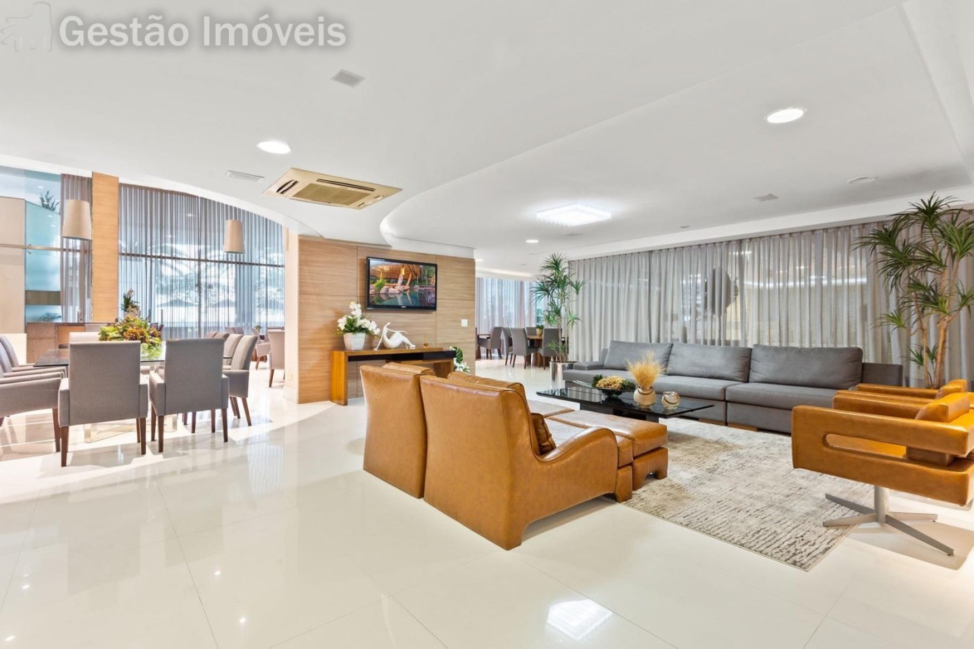 Apartamento de Luxo Frente Mar para locação anual em Balneário Camboriú