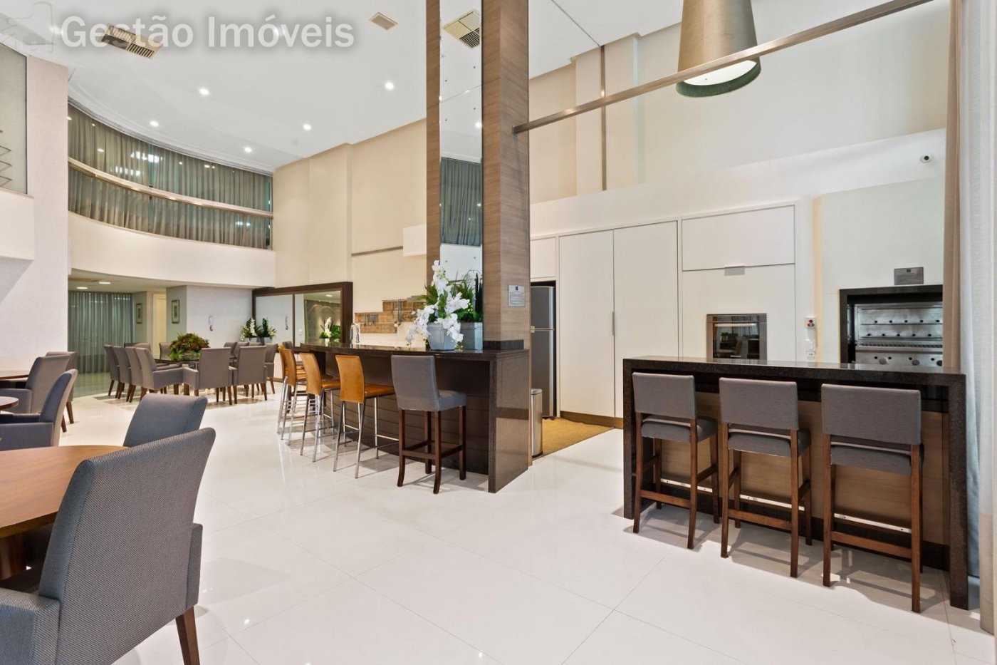 Apartamento de Luxo Frente Mar para locação anual em Balneário Camboriú