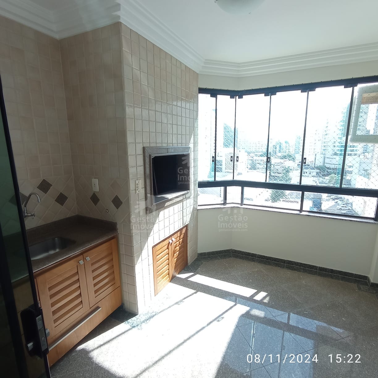 LIndo Apartamento com 3 suítes para Venda no bairro Fazenda em Itajaí