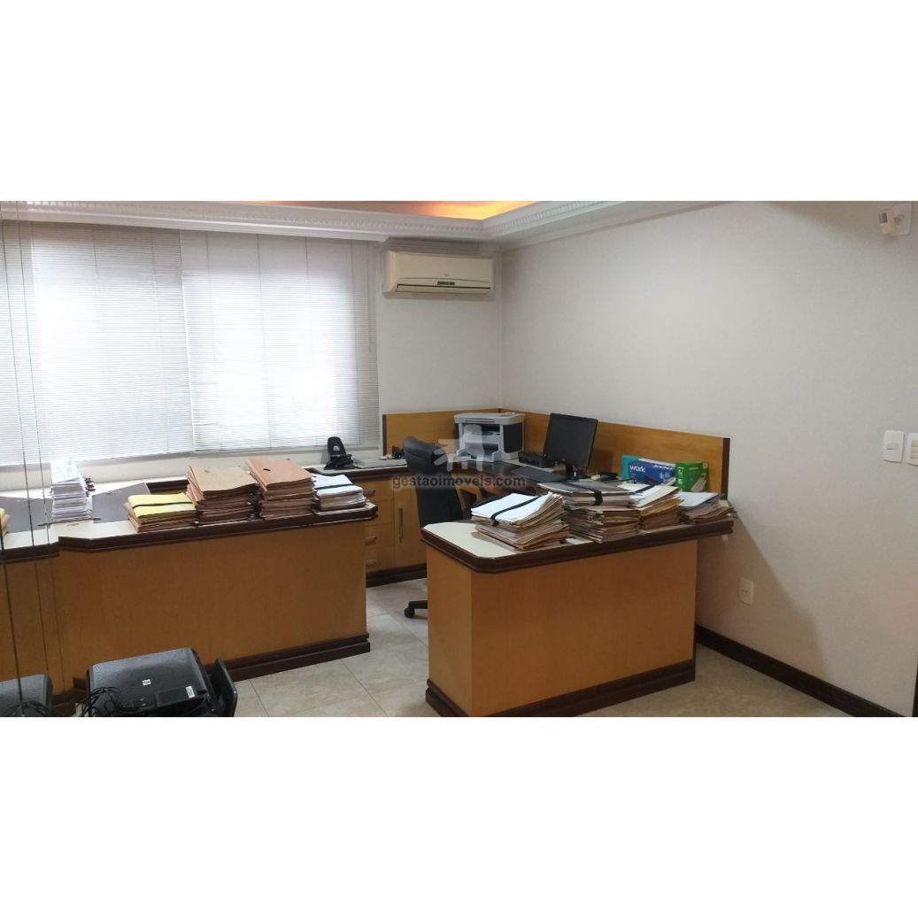 Sobrado Comercial Mobiliado no Centro de Balneário Camboriú