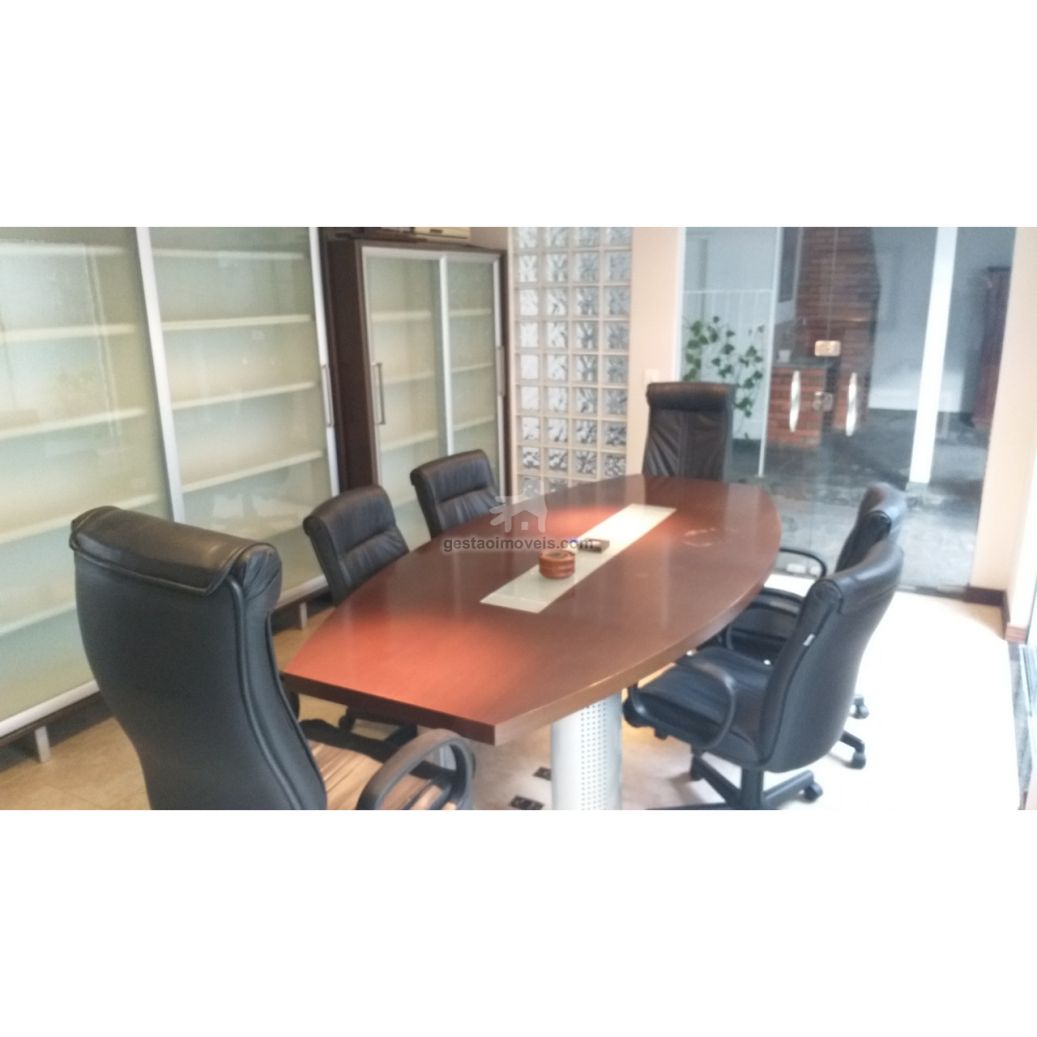 Sobrado Comercial Mobiliado no Centro de Balneário Camboriú