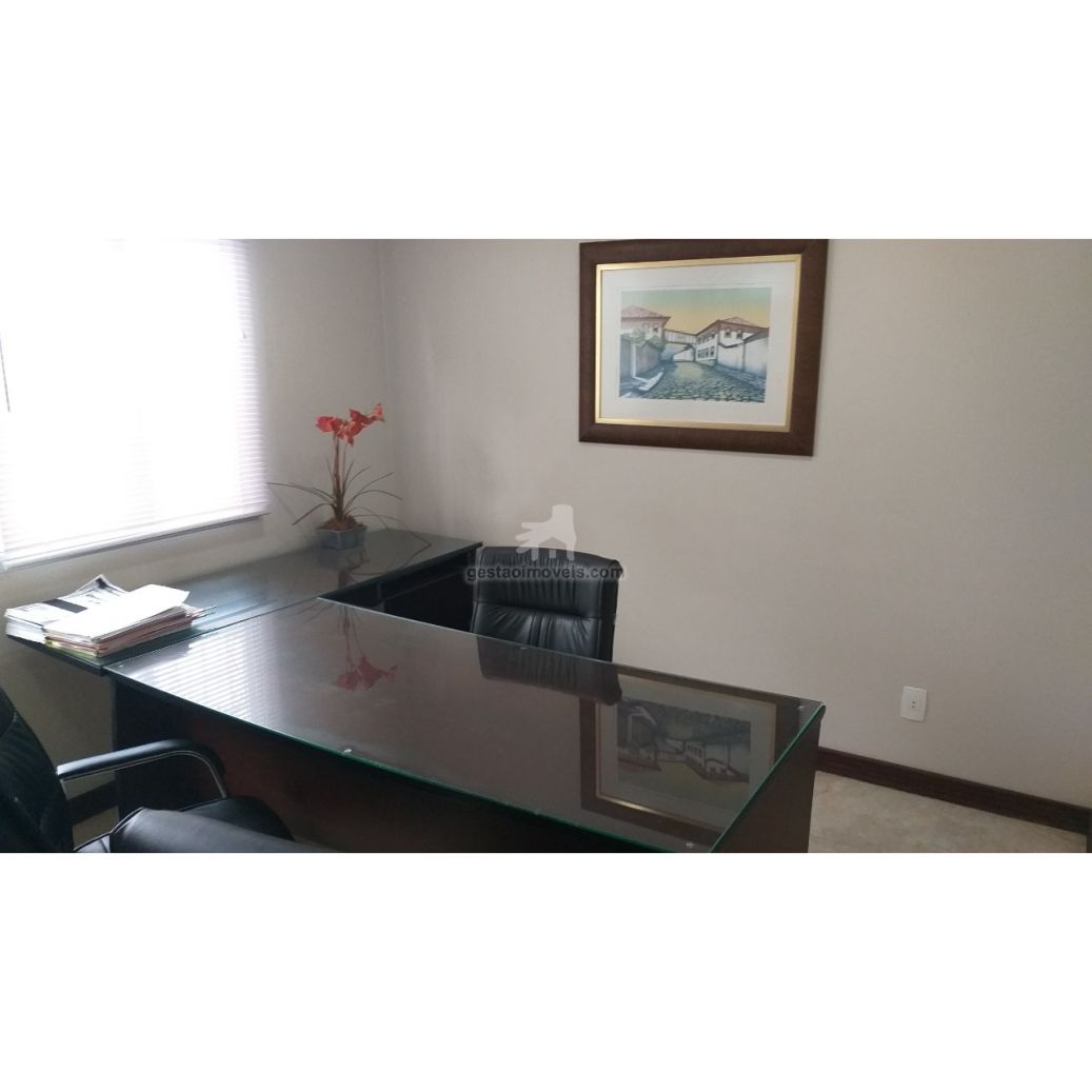 Sobrado Comercial Mobiliado no Centro de Balneário Camboriú