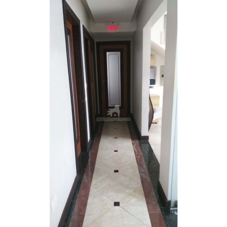 Sobrado Comercial Mobiliado no Centro de Balneário Camboriú