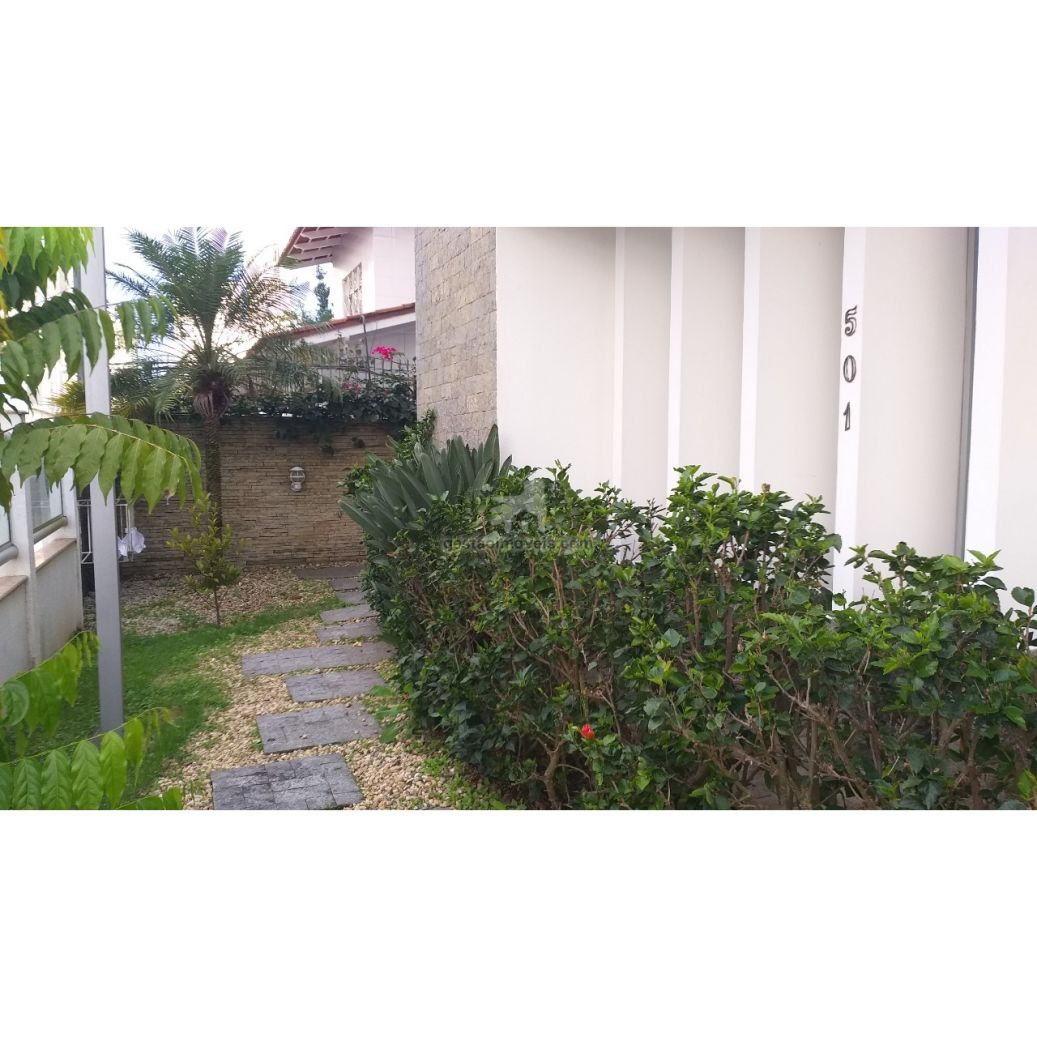 Sobrado Comercial Mobiliado no Centro de Balneário Camboriú
