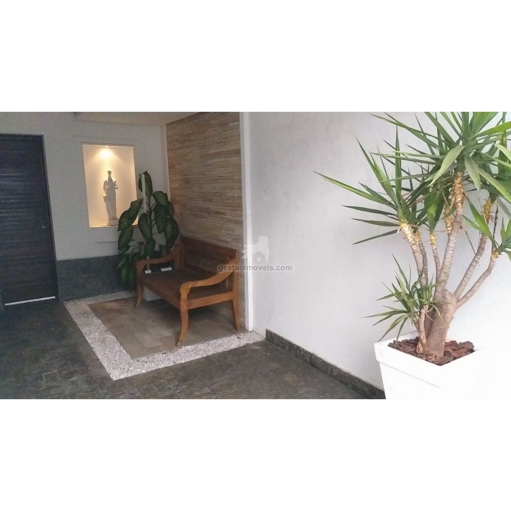 Sobrado Comercial Mobiliado no Centro de Balneário Camboriú