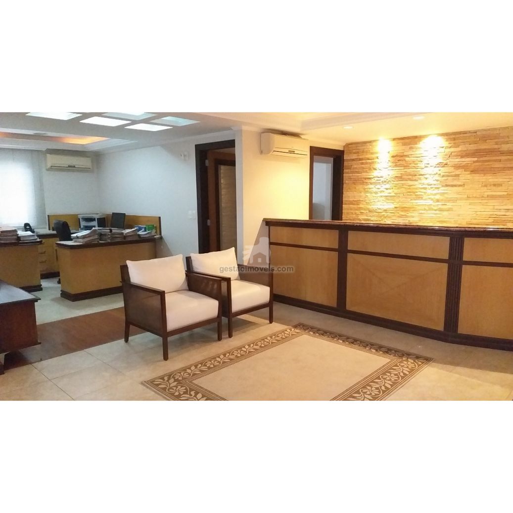 Sobrado Comercial Mobiliado no Centro de Balneário Camboriú