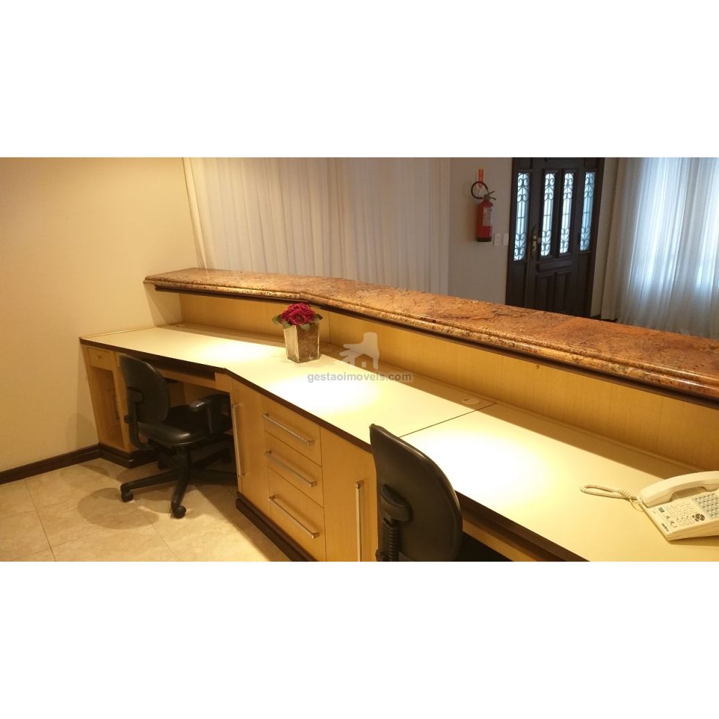 Sobrado Comercial Mobiliado no Centro de Balneário Camboriú