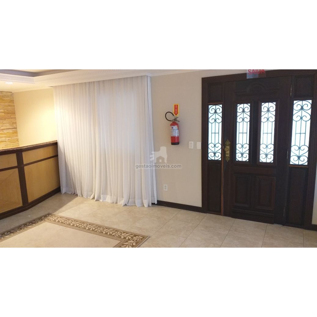 Sobrado Comercial Mobiliado no Centro de Balneário Camboriú