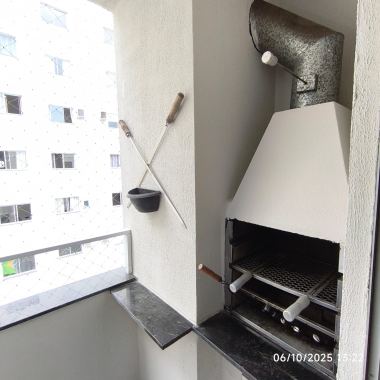 Apto Excelente, reformado, de 2 dorm, 1 vaga grande - Cedro em Camboriú 