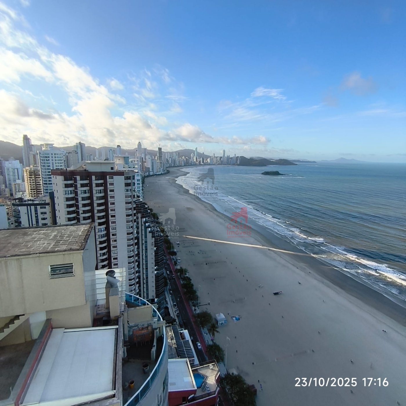 Duplex Frente Mar no Centro de Balneário Camboriú