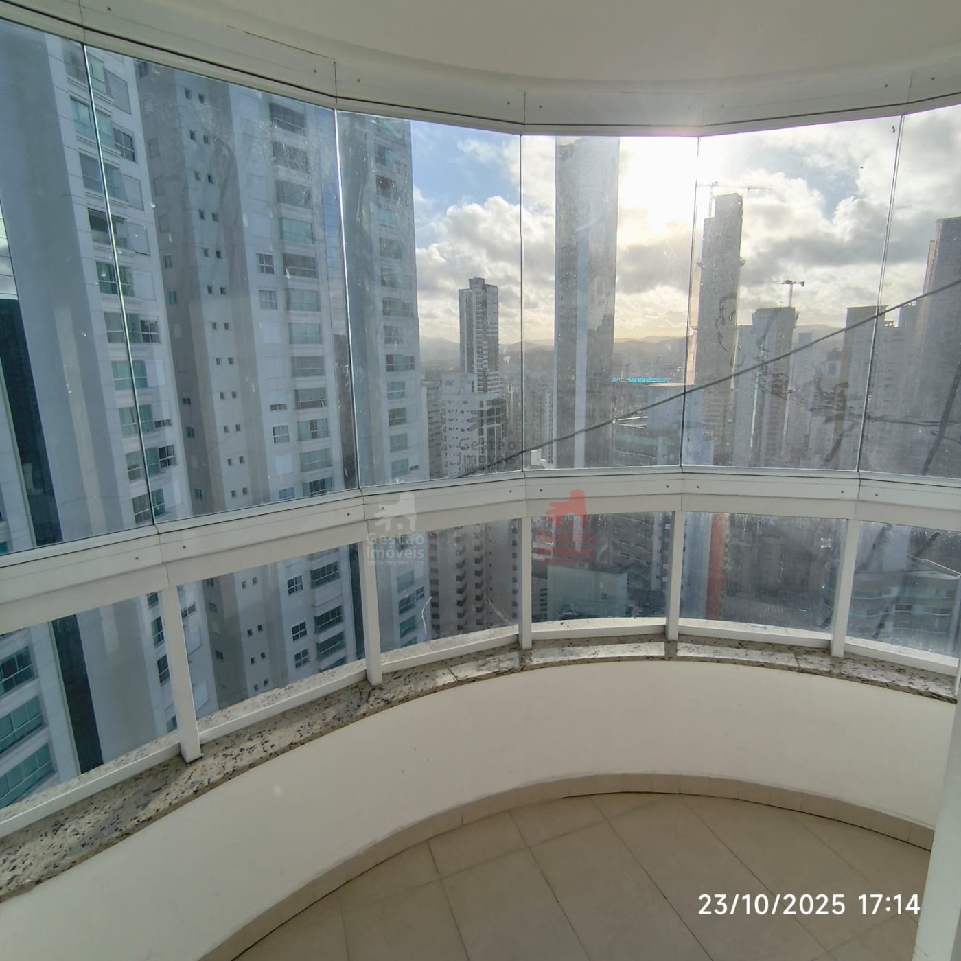 Duplex Frente Mar no Centro de Balneário Camboriú