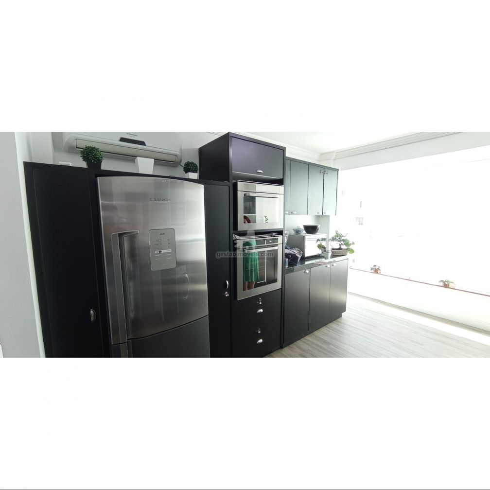 Ótimo Apartamento 3 quartos, Localizado no Centro - Quadra Mar! 