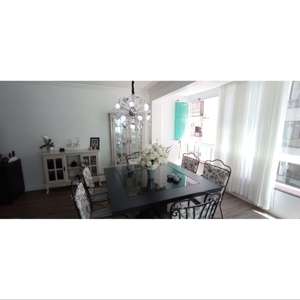 Ótimo Apartamento 3 quartos, Localizado no Centro - Quadra Mar! 