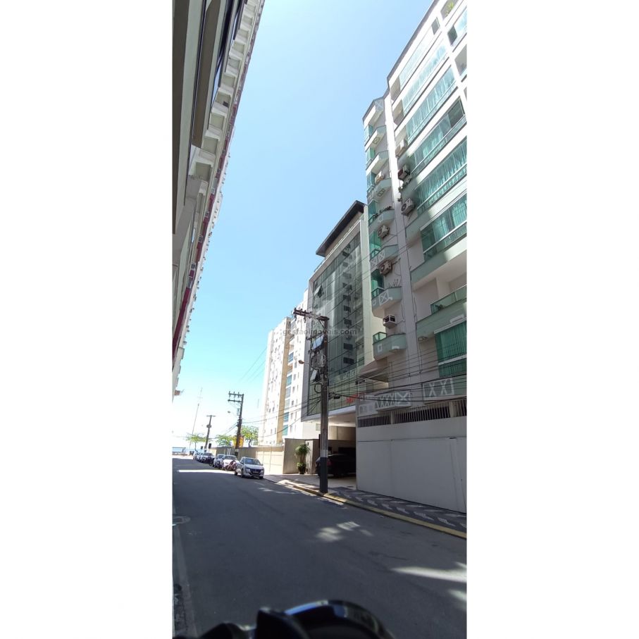 Ótimo Apartamento 3 quartos, Localizado no Centro - Quadra Mar! 